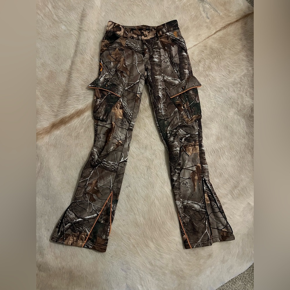 SHE camo pants